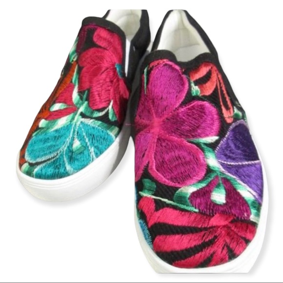 Mexican embroidered boho sneakers *SIZE UNKNOWN* - Picture 2 of 6